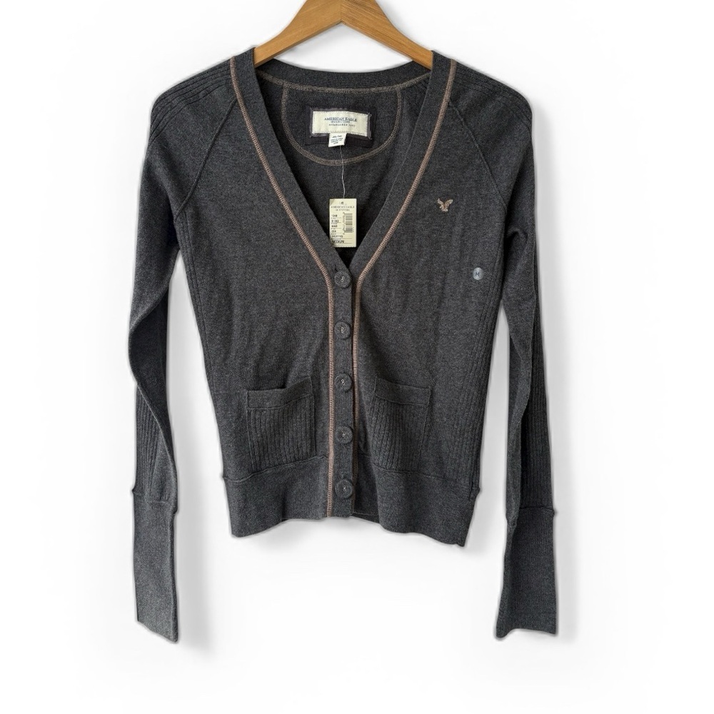 American Eagle Gray Fitted Cardigan Button Front Medium NWT - Picture 1 of 7